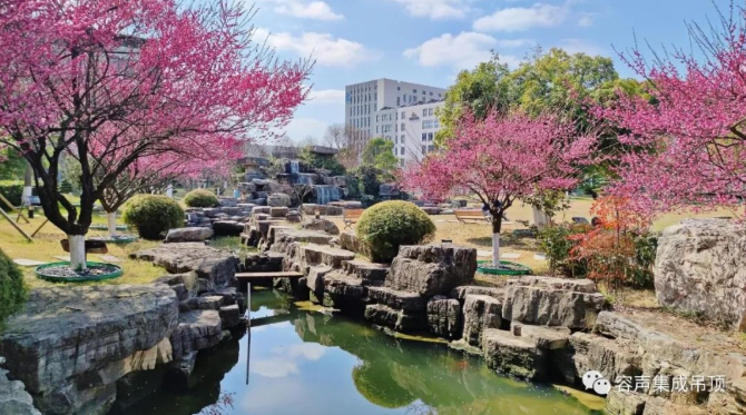 等閑識得東風(fēng)面，萬紫千紅總是春！